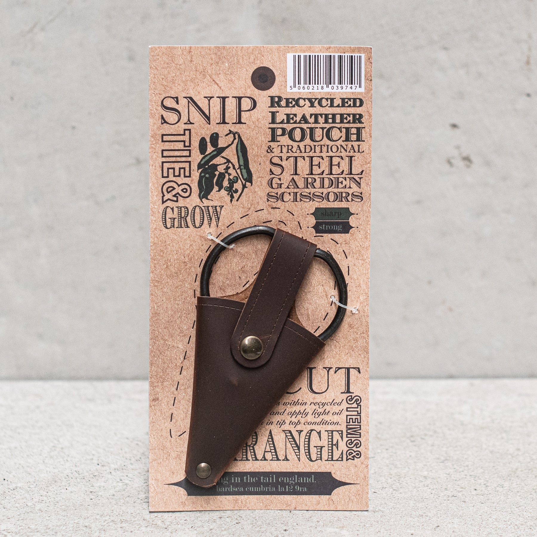 Scissors in leather pouch Eclectopia Gifts and Specialty Homewares 