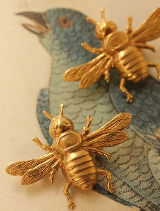 Brass Bee brooch Eclectopia Gifts and Specialty Homewares 